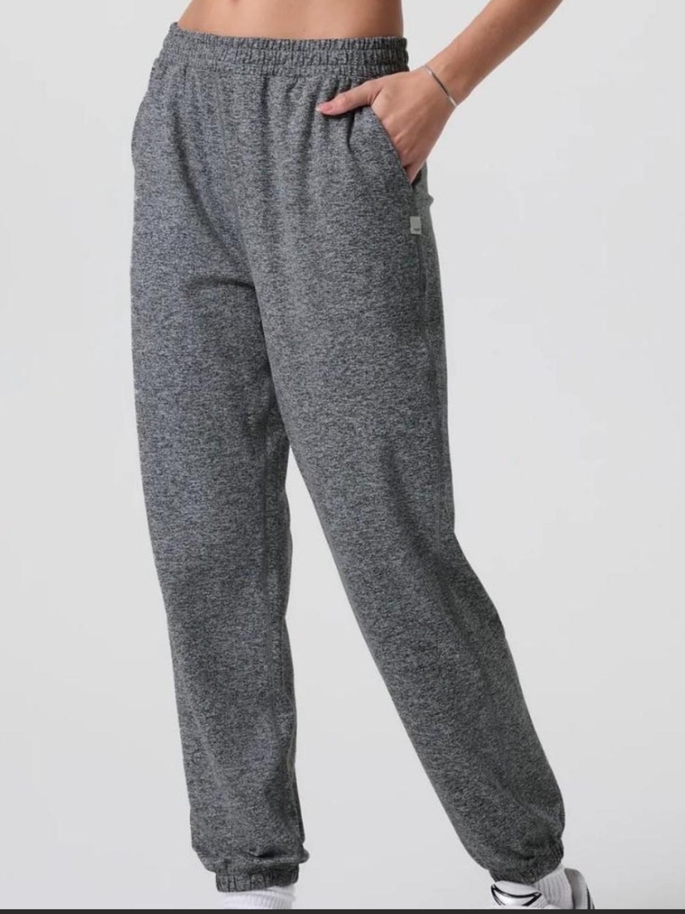 Vuori Women’s Grey Joggers Size Medium